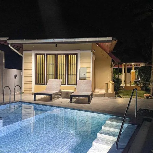 The Endless Pool Villa, 2 Bedrooms 0.6 km to Beach, hotell i Ban Lum Fuang