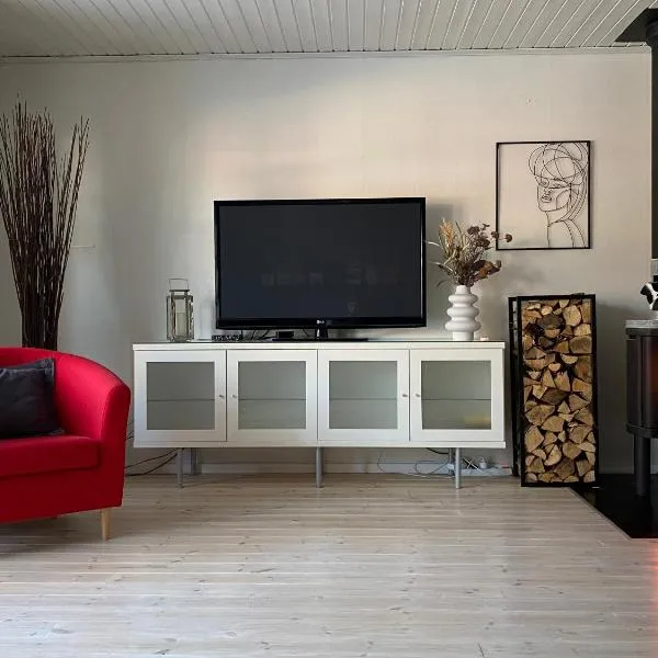Executive Townhouse in Boden City Center, 9min drive to H2GS, hotel v mestu Boden