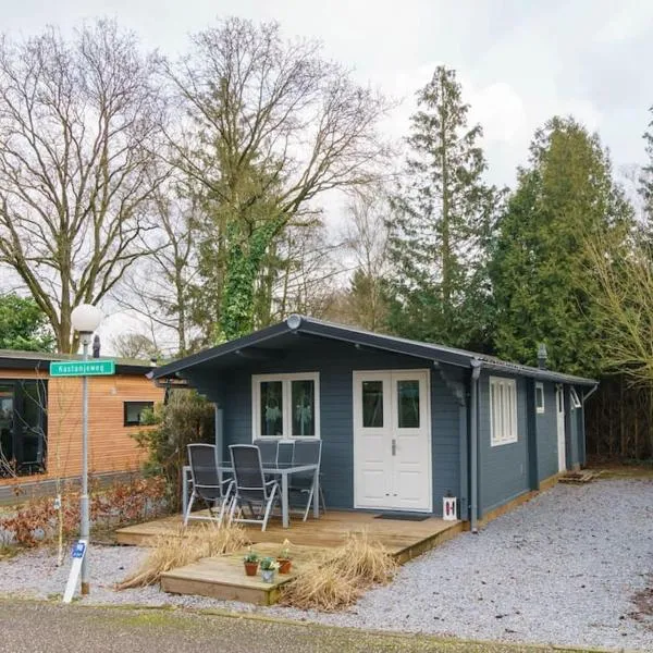 Gezellig ingerichte blokhut op een rustig park!, hotel a Putten