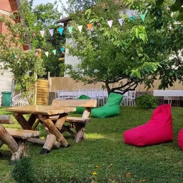 Kosmajski raj, hotel v destinaci Nemenikuće