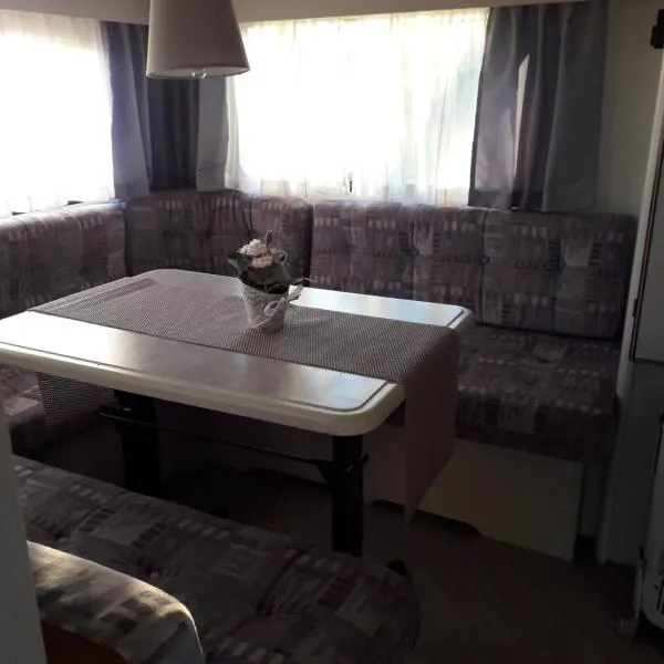 Rossu haagissuvila, Hotel in Saksa