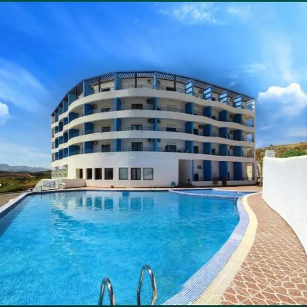 studio avec piscine et wifi à cabonegro, hótel í Cabo Negro