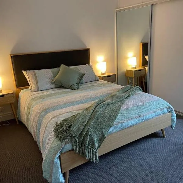 Walnut House - Hargreaves St close to Lake Weeroona, hôtel à Bendigo