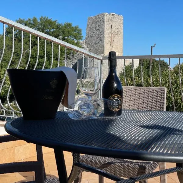 Gli Angeli - Affittacamere, hotel v destinaci Monte SantʼAngelo
