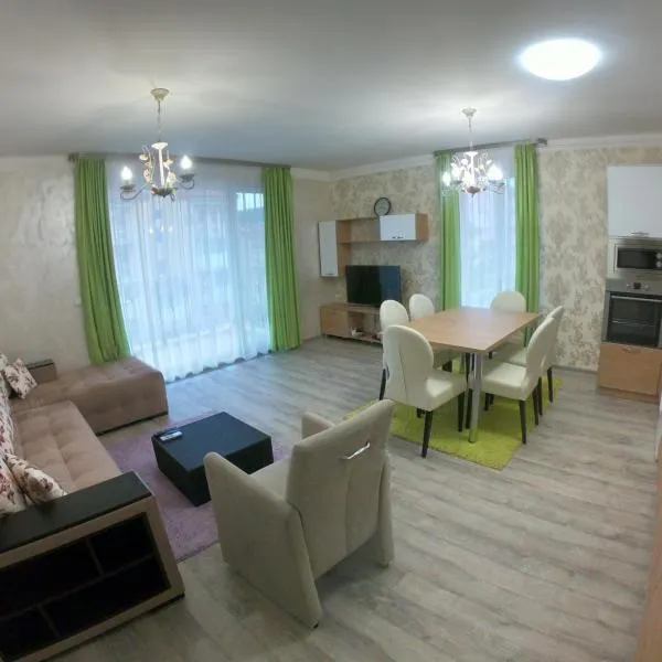 South Coast Apartments, hotel Sumenben