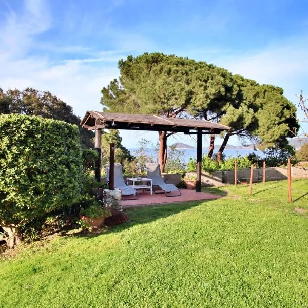 Casa del Mare - Oasi verde a soli 100m dal mare!, hotel v destinácii Marciana Marina