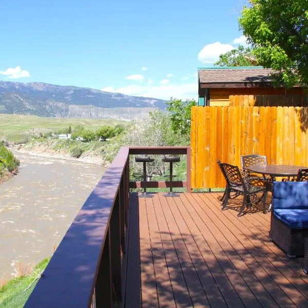 Yellowstone Treasure Guesthouses on the River, готель у місті Mammoth