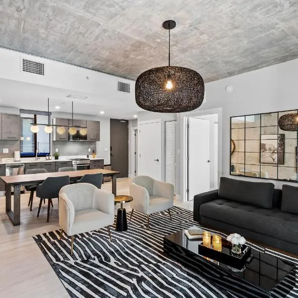 Pretty Rola 201 Luxury 1B1B w King Bed at Downtown Fort Lauderdale, hotel in Fort Lauderdale