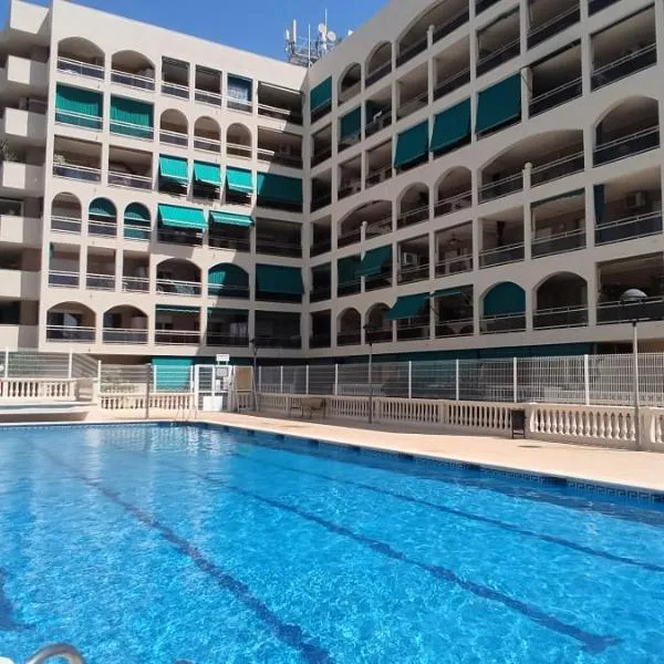 vacaciones en pineda con 2 piscinas, playa a 5 min, hotel di La Pineda