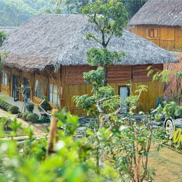 OMTARA RETREAT, hotel in Thế Rương