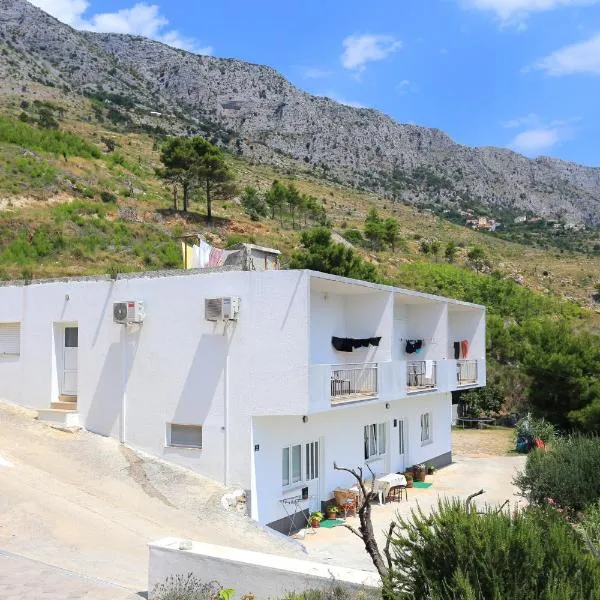 Apartments with parking space Lokva Rogoznica, Omis - 17645, Hotel in Lokva Rogoznica