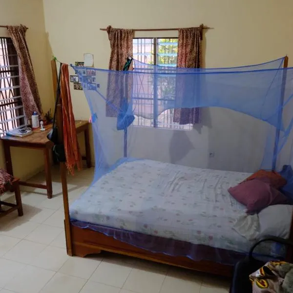 Studio tout équipé au sein de l'ONG Okouabo, hotel v destinaci Parakou