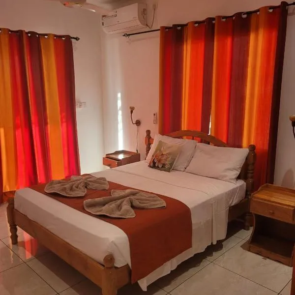 Azia's Apartments, hotel i Bel Ombre