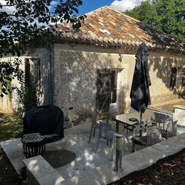 Gîte loustalneve – hotel w mieście Bourg-de-Visa