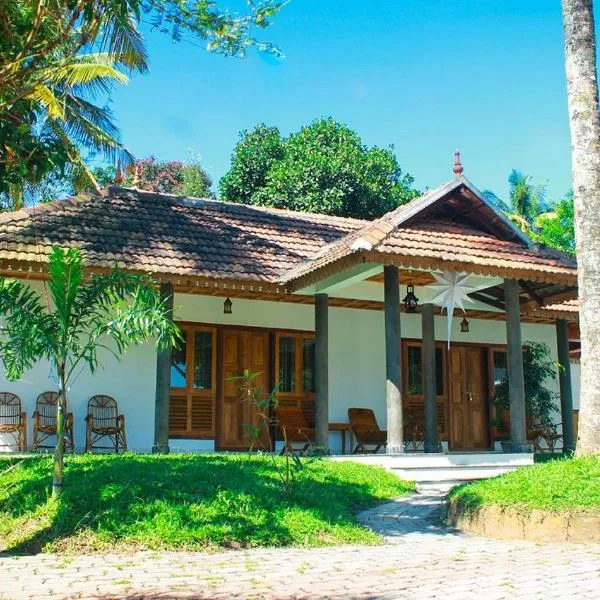 Green Court Cottages, hotel in Thekkady