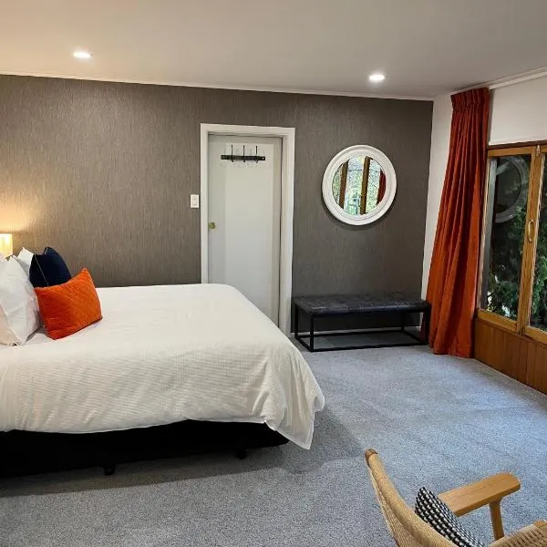Shy Cottage and Studio, hotel v destinaci Greytown