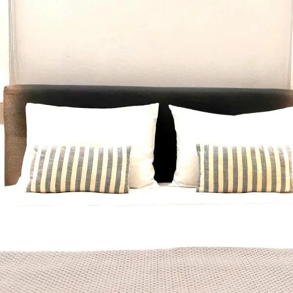 Urban Luxus Studio I, hotel a Iràklio