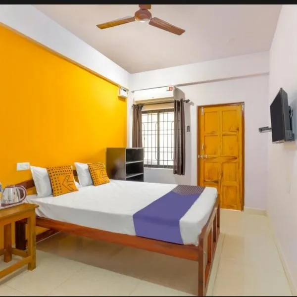 Prakash Holiday Inn, hótel í Arambol