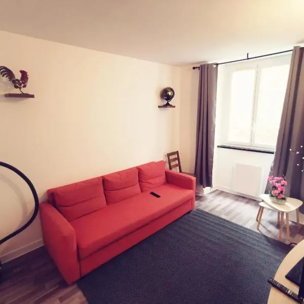 Appartement Prés de la gare RER C-Spacieux 4 pièces, hotel in Étampes