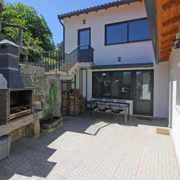 Casa do Mestre by Gerês Casas, hotel u gradu Žeres