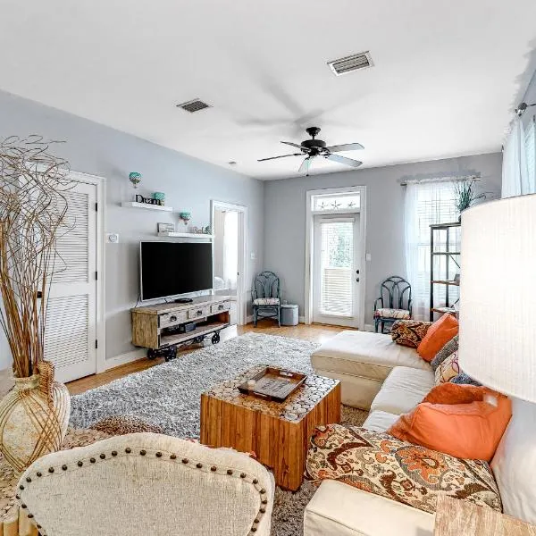 Topsail Village Away on Wildflower, hotel di Santa Rosa Beach