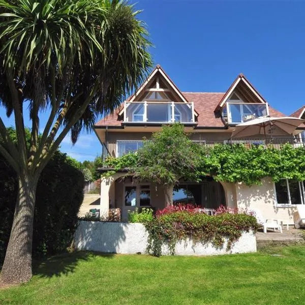 Willows, hotel in Charmouth