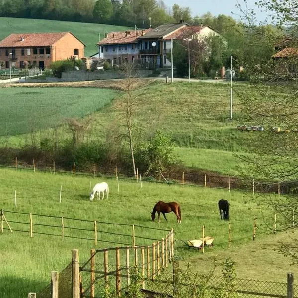 Appartamento in cascina -la cascinetta di Ali-, отель в городе Roatto