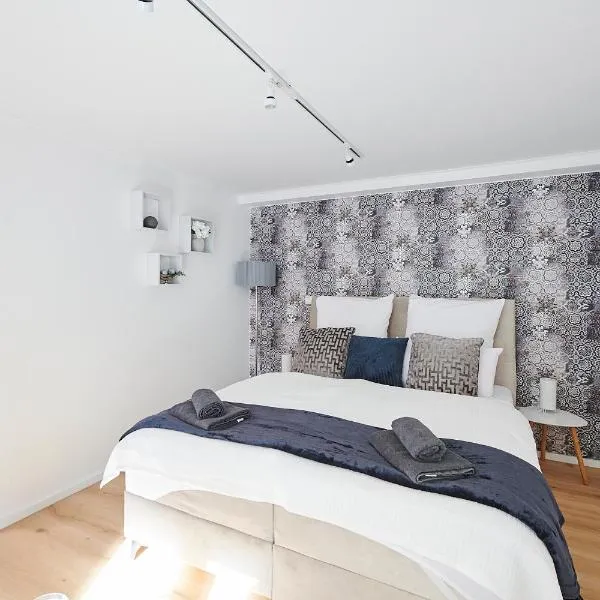 Wohnträumerei Petit - Stilvoll eingerichtetes und ruhiges Design Apartment: Adelebsen şehrinde bir otel