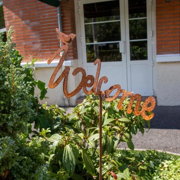 LOGIS - Hôtel Restaurant Du Canard – hotel w mieście Hangest-sur-Somme