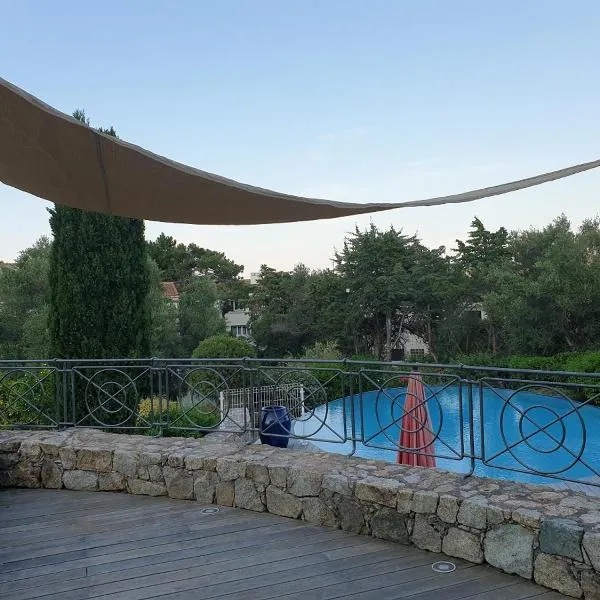 Villa Athena, hotel v destinácii LʼÎle-Rousse