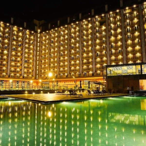 Weekend Address managed by Global Hospitality, hotel v destinaci Súrat