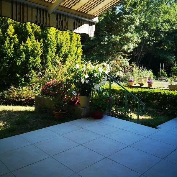 Chez Eliane, hotel v destinaci Villeneuve-la-Comptal