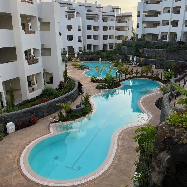 Cozy apartment with pools in Palm Mar, hotelli Palm-marissa