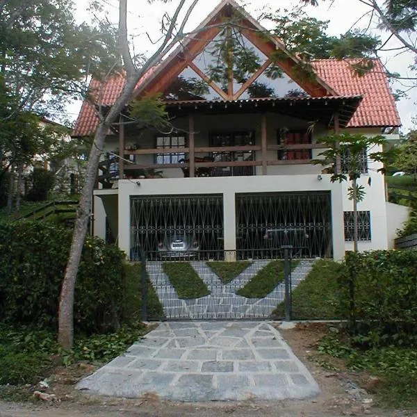 Casa Penedo Martinelli - Tranquilidade e muito verde, hotel in Penedo