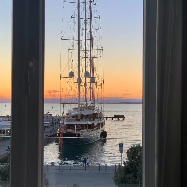 Five Flowers Guest House, hotel di Trieste