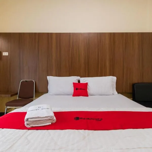 RedDoorz Plus near Ramayana Pematangsiantar, hotel v mestu Pematangsiantar