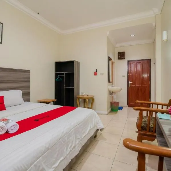 RedDoorz @ Pematangsiantar, hotel v mestu Pematangsiantar