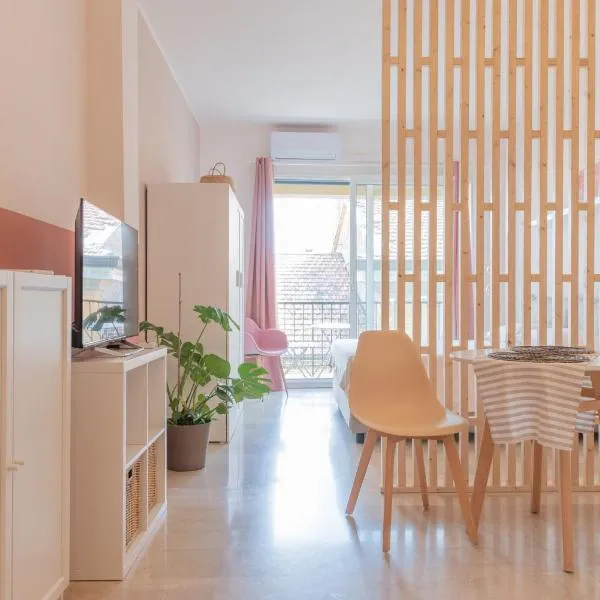 TEODORA SUITE pink, hotelli kohteessa Ravenna