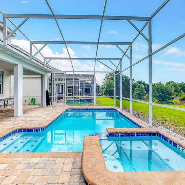 8BR Family Resort Pvt Pool BBQ、ダベンポートのホテル