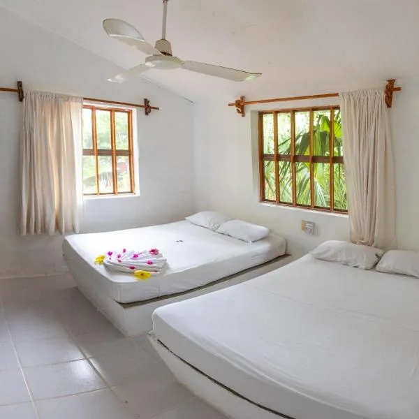 Hotel y Bungalows Acuario, hotel en Puerto Escondido