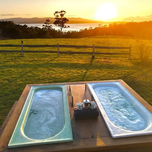 Farm Stay & Iconic Water Views - 32 Zachary Drive, hótel í Gipsy Point