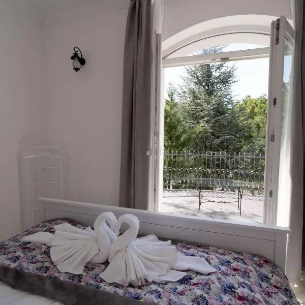 Villa Rose Garden, готель у Ніредьгазі