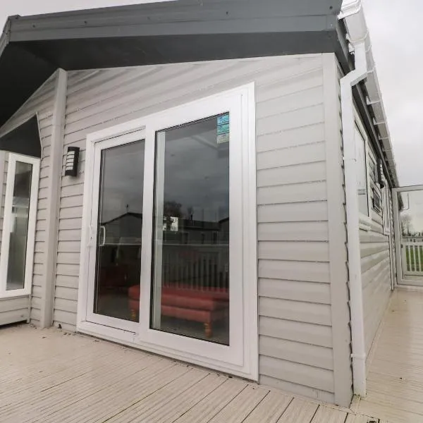 Lodge at Chichester Lakeside 3 Bed, hotel v destinaci Chichester