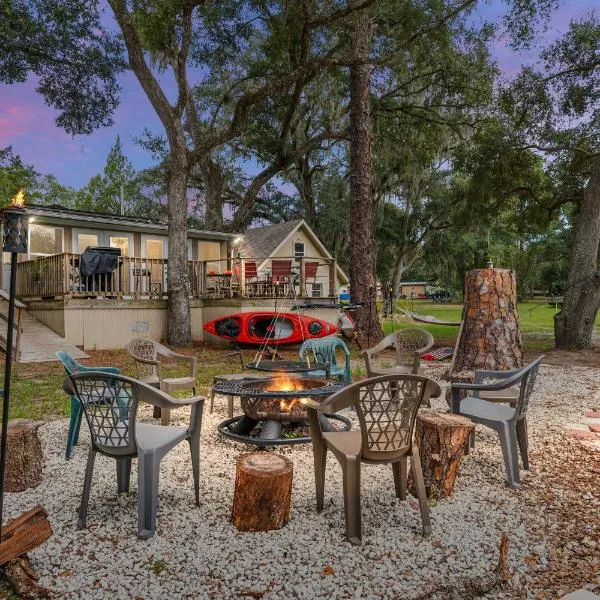 Family Forest Retreat, Paradise at Point Pleasant!, hotel v destinaci Salt Springs