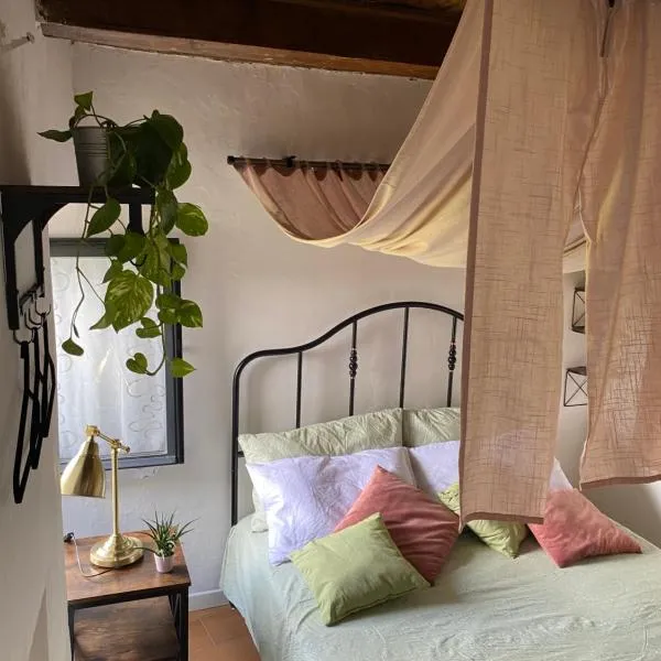 La Casa sui Tetti -Calcata, hotel v destinaci Calcata
