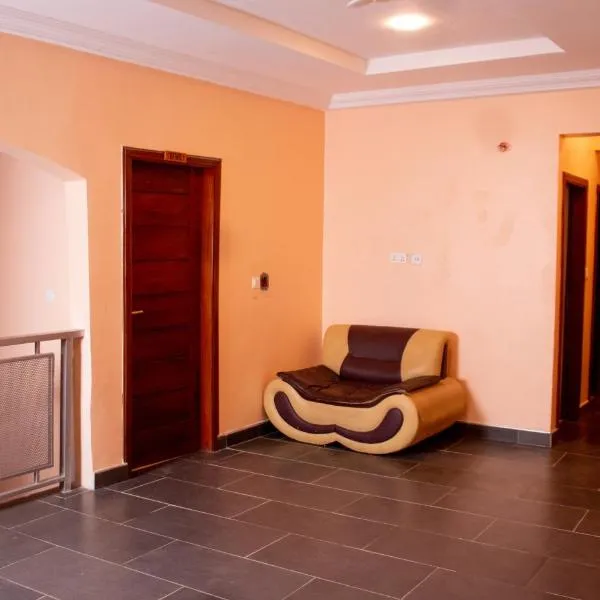 El-King Home Lodge, hotel v destinaci Afwerasi