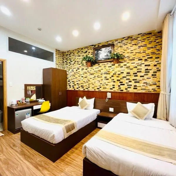 Duy Vinh Hotel Dalat، فندق في Teurnoum