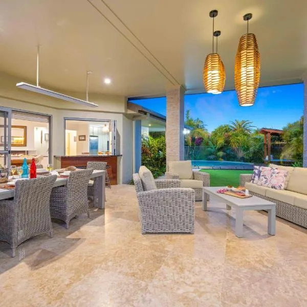 Riverside Breeze - luxury family retreat with pool, hotel a Port Macquarie