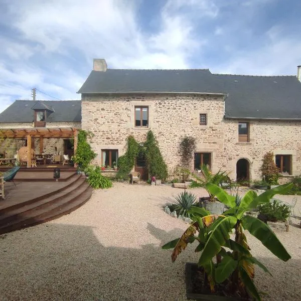 La Ville Es Riez Chambre d'hôtes – hotel w mieście Corseul