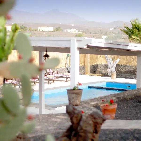 Villa Los Volcanes: El Charco'da bir otel